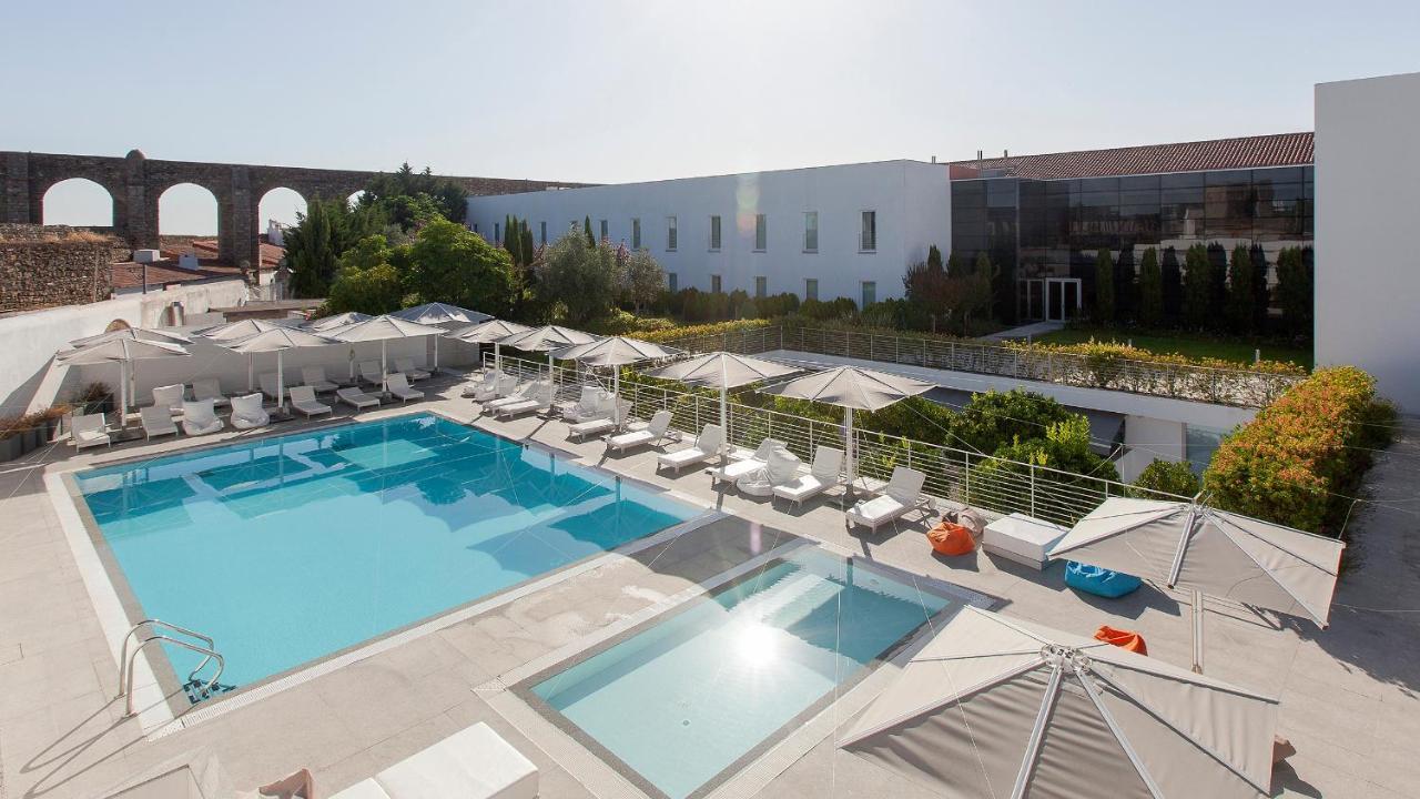 Hotel M'AR De AR Aqueduto Évora Exterior foto The hotel's swimming pool