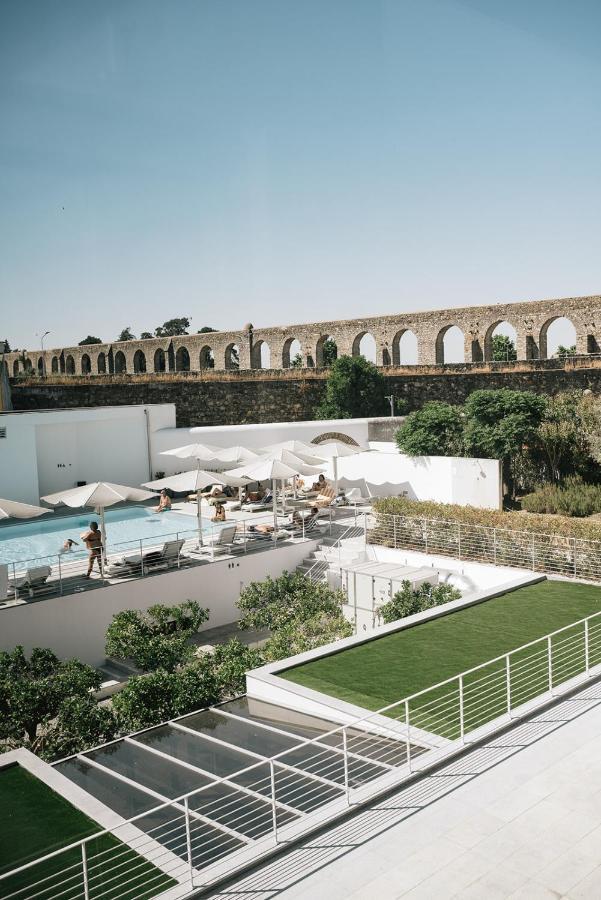 Hotel M'AR De AR Aqueduto Évora Exterior foto The pool at the Hotel Grande Bretagne
