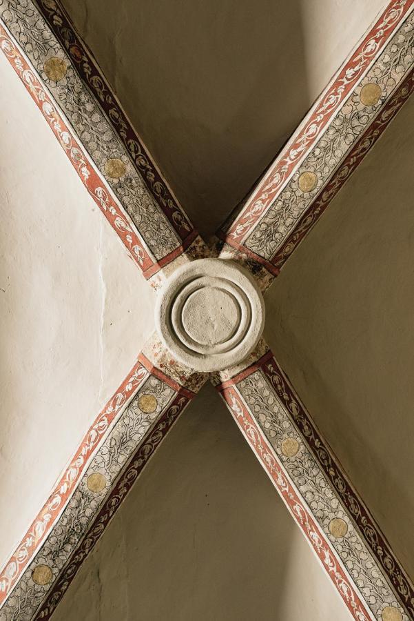 Hotel M'AR De AR Aqueduto Évora Exterior foto A ceiling boss in the church of St. Mary the Virgin, in the village of St. Mary's, Isle of Man